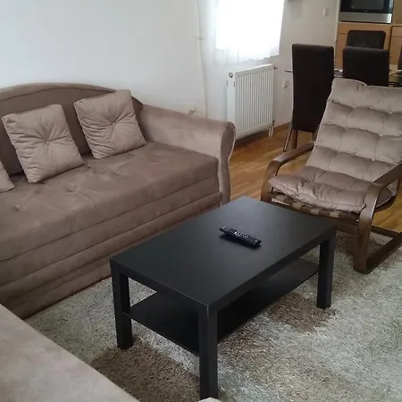 Jelena Апартаменты Нови-Сад